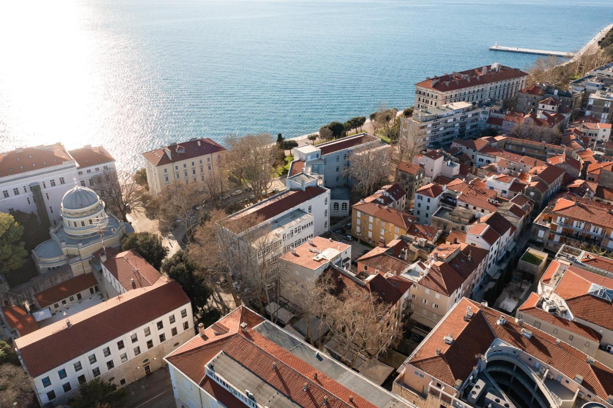 Kostela Luxury Suite By Belmont Realty Zára Kültér fotó