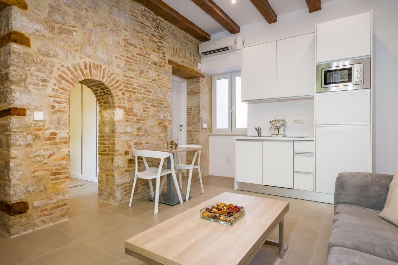 Kostela Luxury Suite By Belmont Realty Zára Kültér fotó